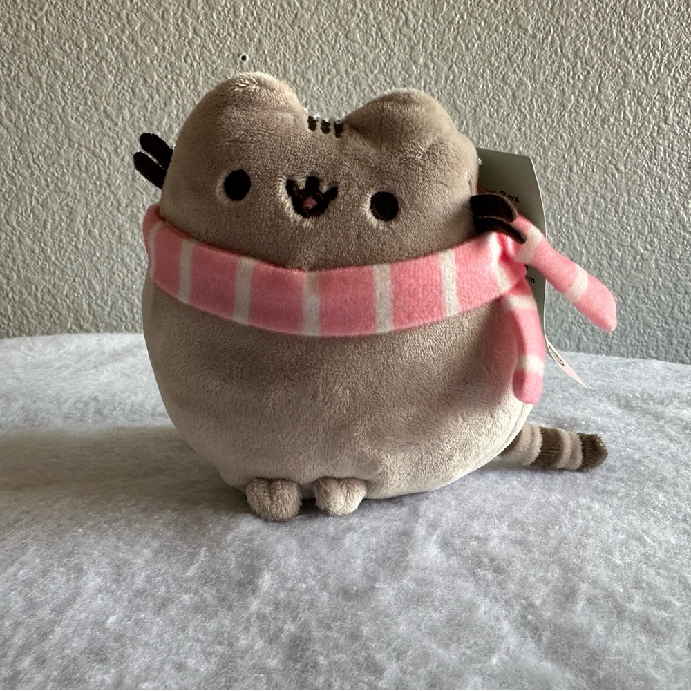 CultureFly Pusheen Winter Box Exclusive 2024 - Pusheen Plush with scarf